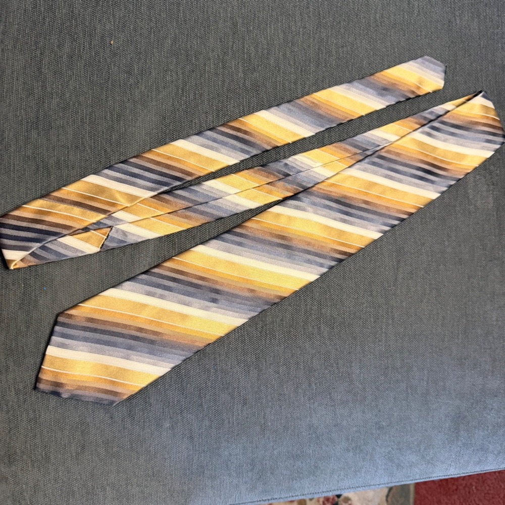 Kenneth Cole Reaction Striped Silk Tie Gold Yellow Grey Silver‎ Formal Business